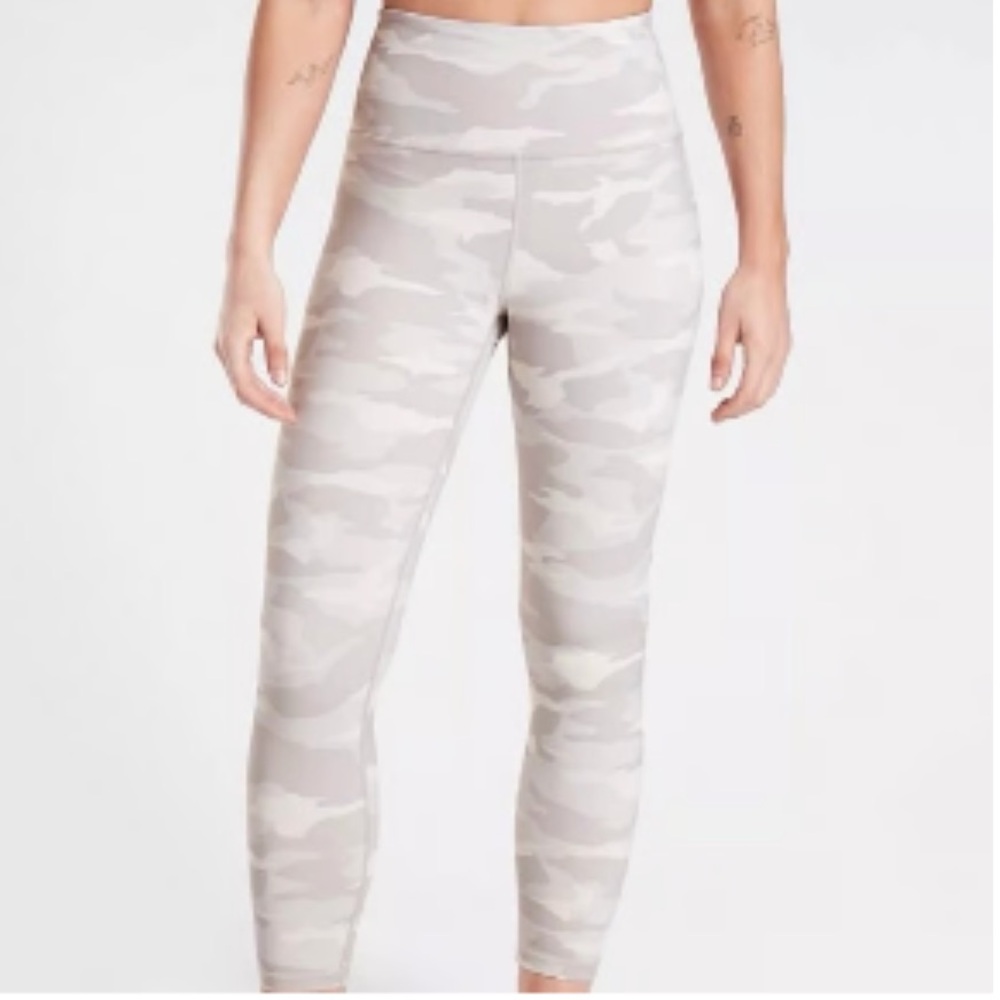 Athleta Elation Camo 7/8 Tights SZ M